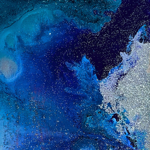 imagen de pintura abstracta en tonos azules representando la nebulosa